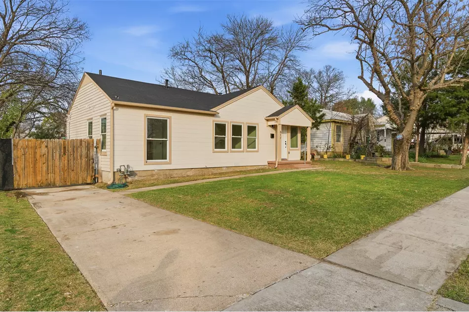 617 Ouida St, Grand Prairie TX — fully remodeled craftsman home